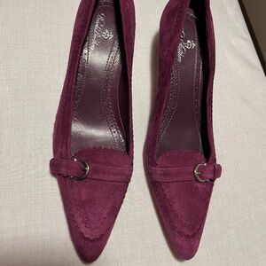 Brooks Brothers Women's Shoes Size 6.5 Plum Colored Suede Pumps - LIKE NEW!!